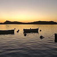 Coucher de soleil sur la lagune du Brusc et les pointus