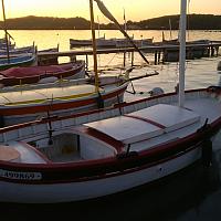 Coucher de soleil sur la lagune du Brusc et les pointus